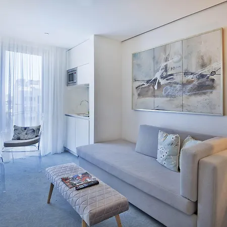 Hotel White 3*