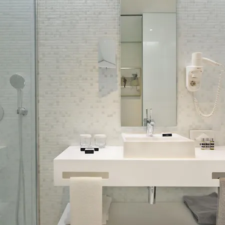 White 3* Lisbon