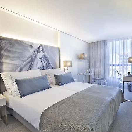 Hotel White 3*