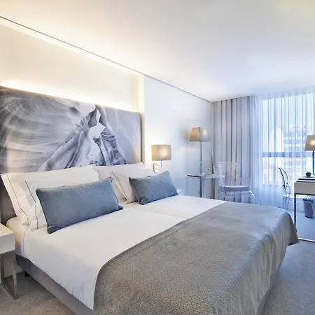 Hotel White 3*