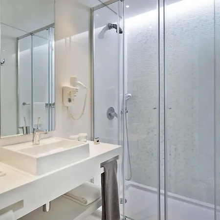 White 3* Lisbon