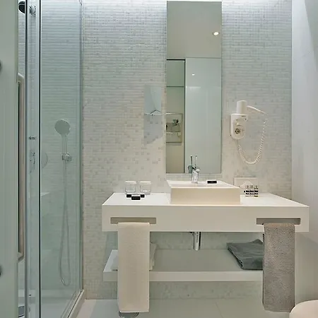 White 3* Lisbon