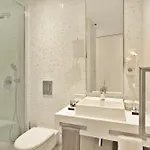 Hotel White 3*
