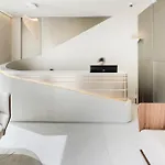 Hotel White